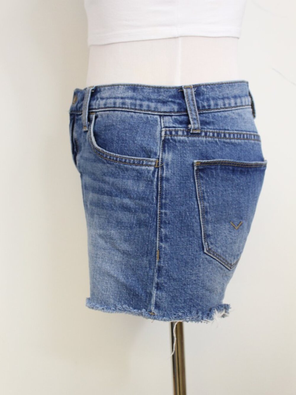 Hudson Gracie Denim Shorts 26 Mid Rise Raw Hem Cutoff Medium Wash Summer - Picture 8 of 12